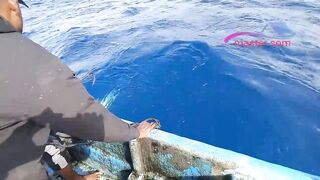 Желтоперый тунец техника ловли handline и морская битва на крючке в открытом океане