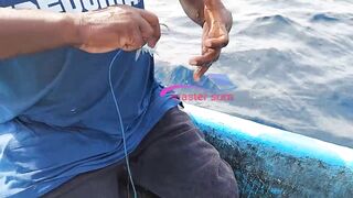 Желтоперый тунец техника ловли handline и морская битва на крючке в открытом океане