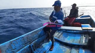 Желтоперый тунец техника ловли handline и морская битва на крючке в открытом океане