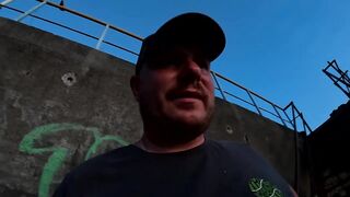 Гагры день у черноморского берега с удочками и прогулками по набережной