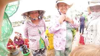 Fishing village Phan Thiet вьетнамская рыбацкая деревня жизнь у моря и работающих лодок в порту