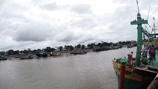 Fishing village Phan Thiet вьетнамская рыбацкая деревня жизнь у моря и работающих лодок в порту