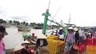 Fishing village Phan Thiet вьетнамская рыбацкая деревня жизнь у моря и работающих лодок в порту