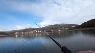 Зимний спиннинг на озерах Крыма сезон 2021 первые трофеи на вращающиеся приманки со льда и берега