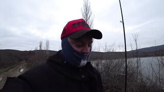 Зимний спиннинг на озерах Крыма сезон 2021 первые трофеи на вращающиеся приманки со льда и берега