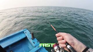 Глубинная морская рыбалка в Нячанге Вьетнам кальмары и queenfish на выезде в открытое море
