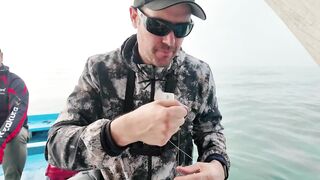 Глубинная морская рыбалка в Нячанге Вьетнам кальмары и queenfish на выезде в открытое море