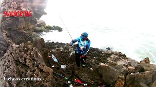 Гигантский GT Oman Salalah морская рыбалка в Индийском океане у скал и рифов Аравийского моря