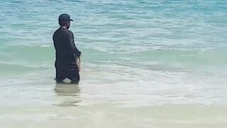 Морская рыбалка на Koh Samet Таиланд ловля с сеткой и подсачеком прямо у камней и волнореза