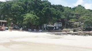 Морская рыбалка на Koh Samet Таиланд ловля с сеткой и подсачеком прямо у камней и волнореза