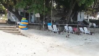 Морская рыбалка на Koh Samet Таиланд ловля с сеткой и подсачеком прямо у камней и волнореза