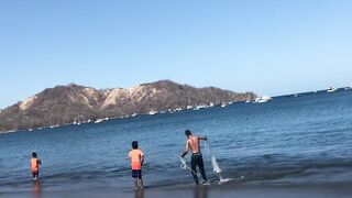 Fishing from the beach Playas del Coco дневная рыбалка с берега Коста Рика Тихий океан