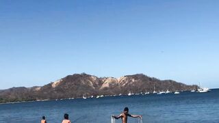 Fishing from the beach Playas del Coco дневная рыбалка с берега Коста Рика Тихий океан