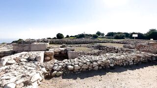 Гюзельюрт районы Северного Кипра спокойная жизнь на холмах цитрусовые сады и бирюзовое море рядом