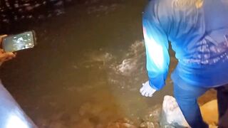 Night fishing in Bahrain ночная морская рыбалка в заливе супер клёв и яркие огни набережной