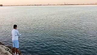 Пятничная морская рыбалка в Бахрейне - Friday Fishing и расслабленные Bahrain vibez у моря