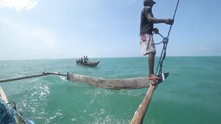 Занзибар Индийский океан на парусной лодке и пляж Michamvi спокойный день у моря