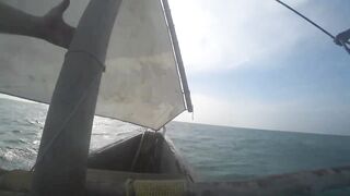 Занзибар Индийский океан на парусной лодке и пляж Michamvi спокойный день у моря