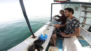 Морская рыбалка в Александрии район Miami - береговая ловля и волны Средиземного моря