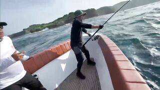 Бали - морская рыбалка на GT с приватной лодки и поимка монстра тревалли у океанского рифа