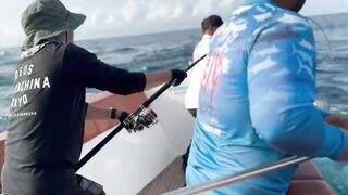 Бали - морская рыбалка на GT с приватной лодки и поимка монстра тревалли у океанского рифа