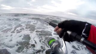 Береговая морская рыбалка в Salalah Oman, bluefish на волне Shimano Saragosa 6000 и Poseidon II