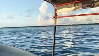 Морская рыбалка на Занзибаре в Нунгви - утренний выход в море и прибрежные трофеи у рифа