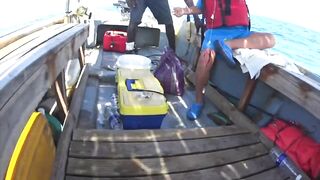 Морская рыбалка на Занзибаре в Нунгви - утренний выход в море и прибрежные трофеи у рифа