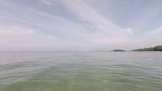 Рыбацкая деревушка на Klong Muang Beach Krabi лодки на песке и спокойная жизнь у моря
