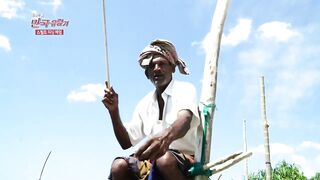 [Sri Lanka] Unawatuna stilt fishing рыбаки на сваях и волна Индийского океана у берега