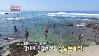 [Sri Lanka] Unawatuna stilt fishing рыбаки на сваях и волна Индийского океана у берега