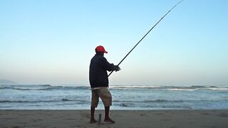 Fishing in My Khe Da Nang пляжная ловля на удочку и виды Вьетнама в 4k с берега