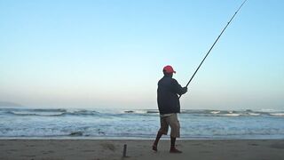 Fishing in My Khe Da Nang пляжная ловля на удочку и виды Вьетнама в 4k с берега