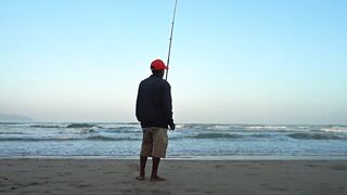 Fishing in My Khe Da Nang пляжная ловля на удочку и виды Вьетнама в 4k с берега