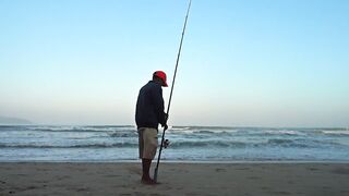 Fishing in My Khe Da Nang пляжная ловля на удочку и виды Вьетнама в 4k с берега