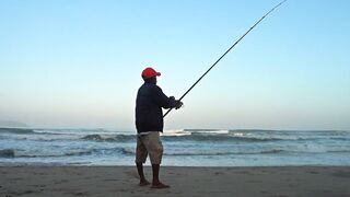 Fishing in My Khe Da Nang пляжная ловля на удочку и виды Вьетнама в 4k с берега