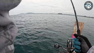 Таиланд - морская рыбалка в лодке 10 кг GT на компактную катушку Shimano Twin Power