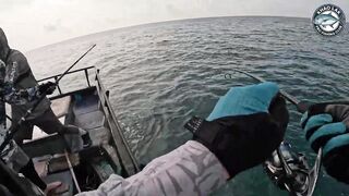 Таиланд - морская рыбалка в лодке 10 кг GT на компактную катушку Shimano Twin Power