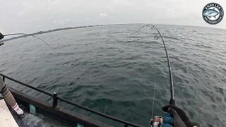 Таиланд - морская рыбалка в лодке 10 кг GT на компактную катушку Shimano Twin Power