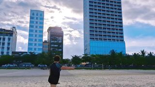 [4K 60fps] Da Nang вытаскиваем морской невод на берег и смотрим какой улов достали местные рыбаки