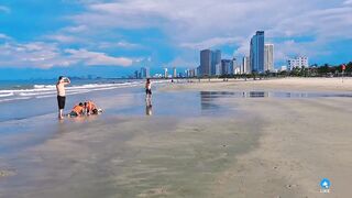 [4K 60fps] Da Nang вытаскиваем морской невод на берег и смотрим какой улов достали местные рыбаки