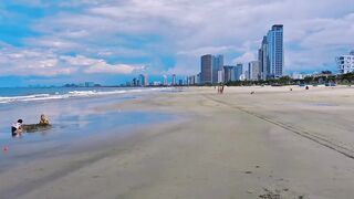 [4K 60fps] Da Nang вытаскиваем морской невод на берег и смотрим какой улов достали местные рыбаки