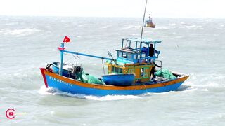 Lagi Bình Thuận Viet Nam рыбалка на рыбу dìa с волнореза в ветреный день у берега Южного Китая