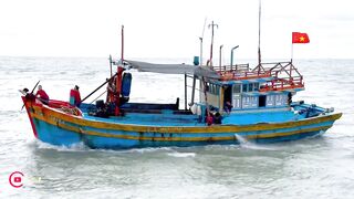 Lagi Bình Thuận Viet Nam рыбалка на рыбу dìa с волнореза в ветреный день у берега Южного Китая