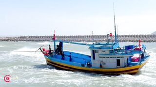 Lagi Bình Thuận Viet Nam рыбалка на рыбу dìa с волнореза в ветреный день у берега Южного Китая