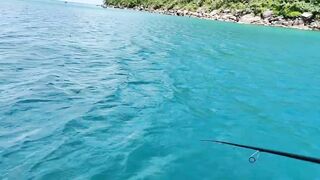 Морская рыбалка на Phu Quoc Island с лодки за тропическими трофеями в тёплом море Вьетнама