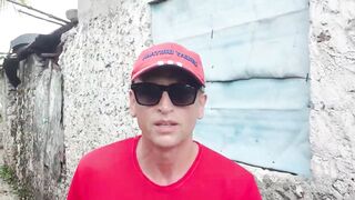 Деревня Chwaka Zanzibar рыбацкий быт лодки на отливе сети на песке и жизнь у лагуны