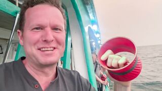 Phu Quoc Vietnam морская рыбалка на кальмара с туром Johns Tours вечерний выход в открытое море