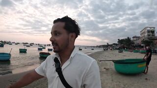 Рыбацкая деревня и самый красивый вид Mui Ne Vietnam 2024 жизнь у моря лодки на песке и сети