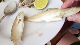 Mui Ne Vietnam готовим и едим рыбу которую сами поймали на рыбалке у берега Южно Китайского моря